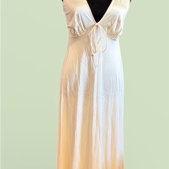 Cream vintage JCPenney nylon long nightgown and robe with Aztec design size XS - Picture 2 of 5